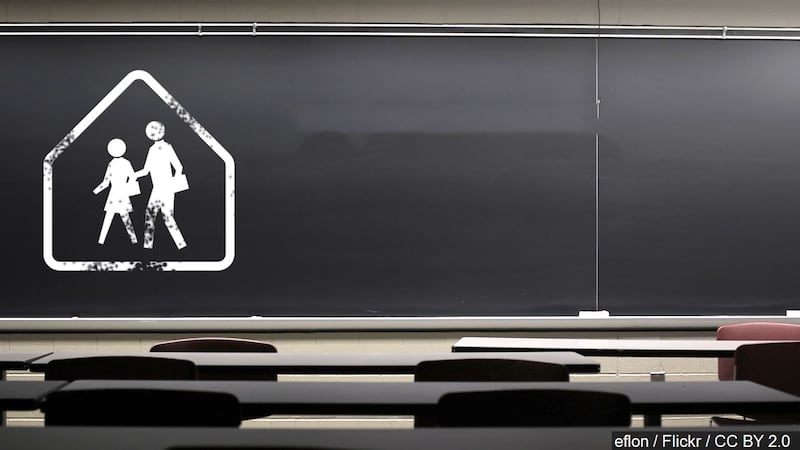 Classroom graphic.