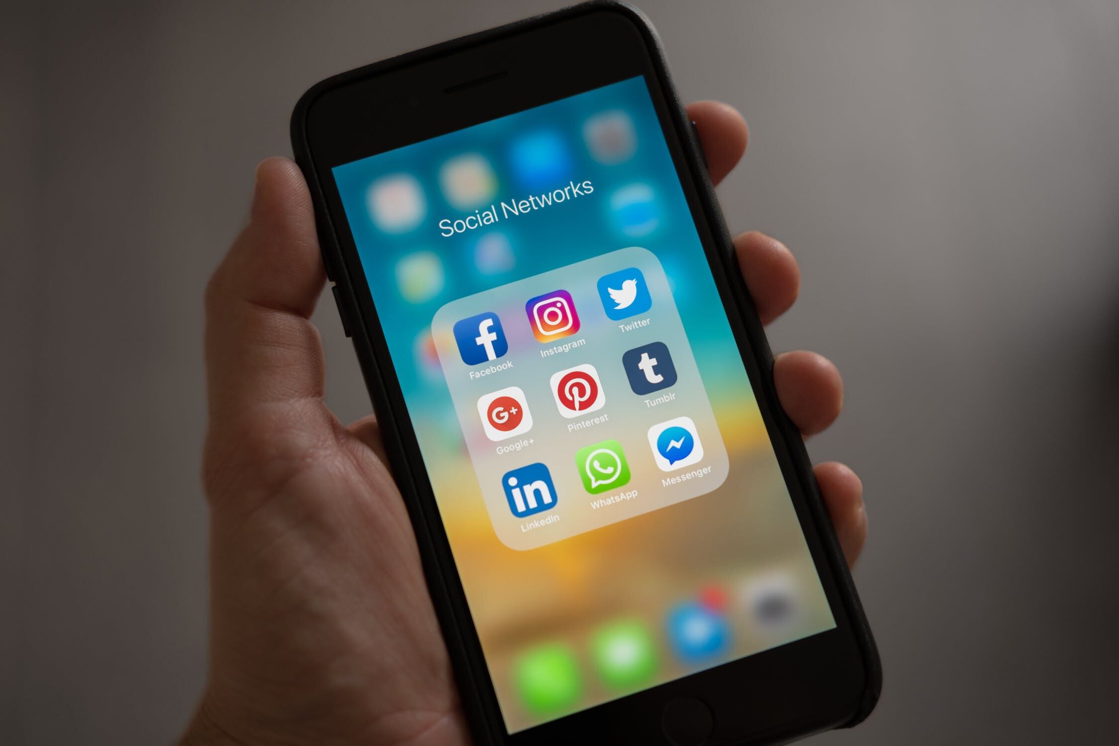 Apple says you might not be able to get on the internet with old software. (Source: Tracy Le...